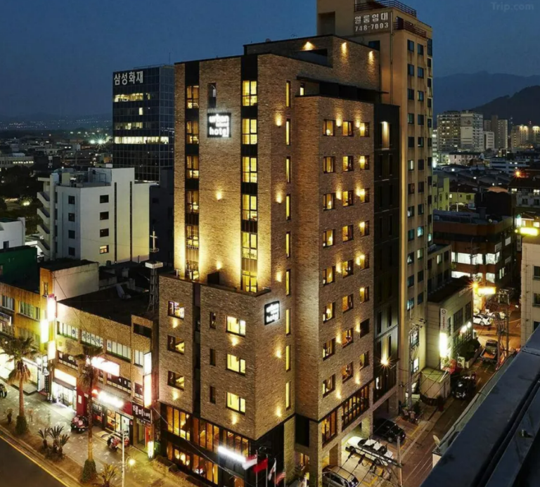 제주도 제주시 | 어반 아일랜드 호텔 제주 숙박비용 최저가 보러가기